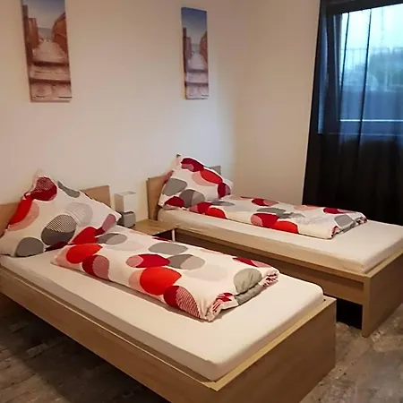 Sunny's & 3* Μάιντς