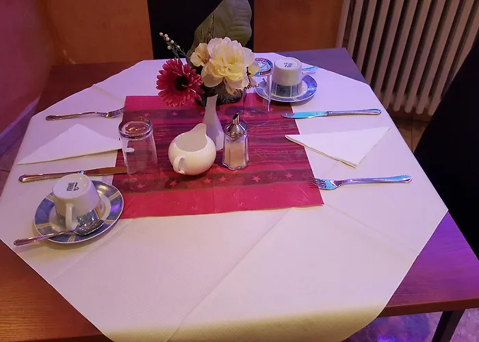 Sunny's & מלון מיינץ