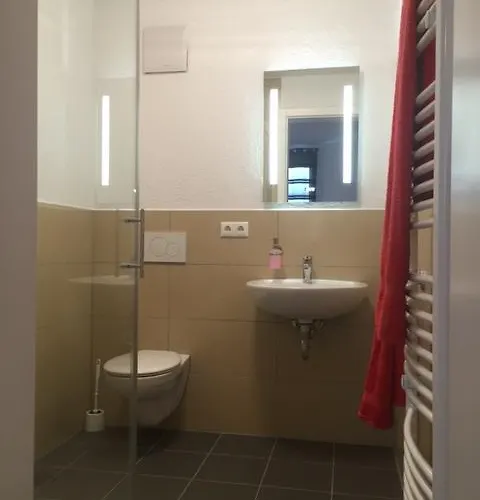 Sunny's & מלון מיינץ