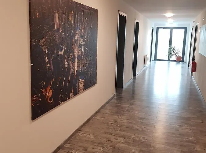 מלון Sunny's & 3*